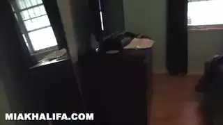 ميا خليفة ريكو قوي يضع الأنابيب في كس عربي ضيق