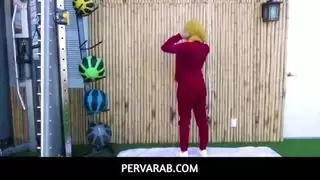 غنائم زوجة تغش مع مدربها الشخصي مع الحجاب على