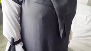 خادمة عربية يحصل على من قبل عميل الفندق