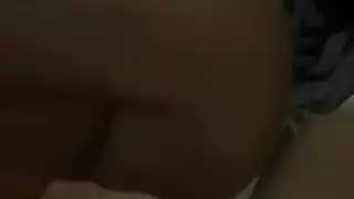 محجبة تركية فاسقة تمص الزب وتدخن السيجاره