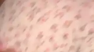 منفردا ساخنا لفتاة مسلمة فرك بوسها وإثارة البظر داخل حجابها الضيق