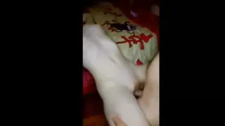 لقد خلع الواقي الذكري وجاء على ظهر أخته